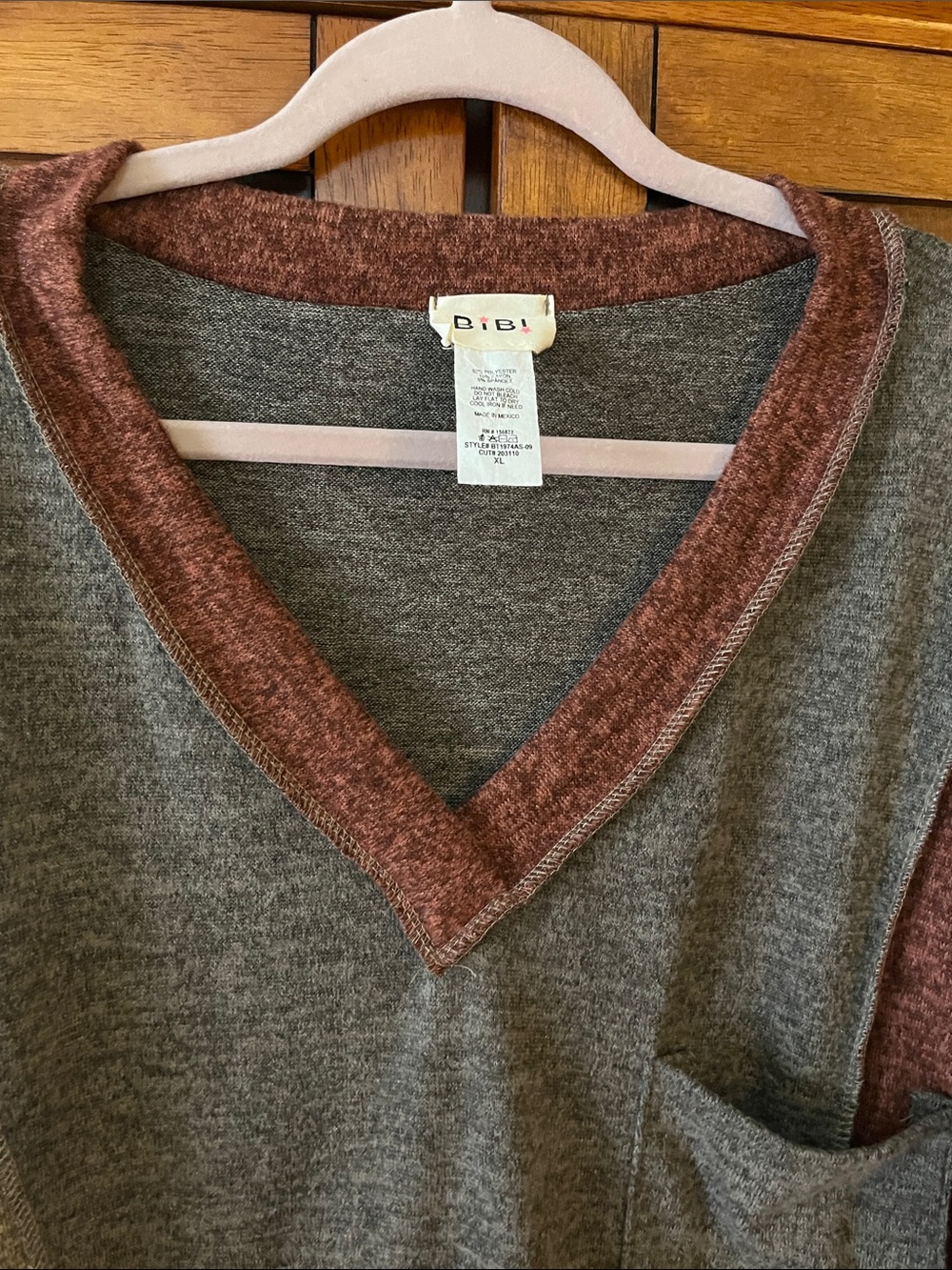 BiBi Three-Tone V-Neck Pullover-Rust-Oatmeal-Charcoal w/Long Cuff Sleeve-Pocket - Picture 6 of 10